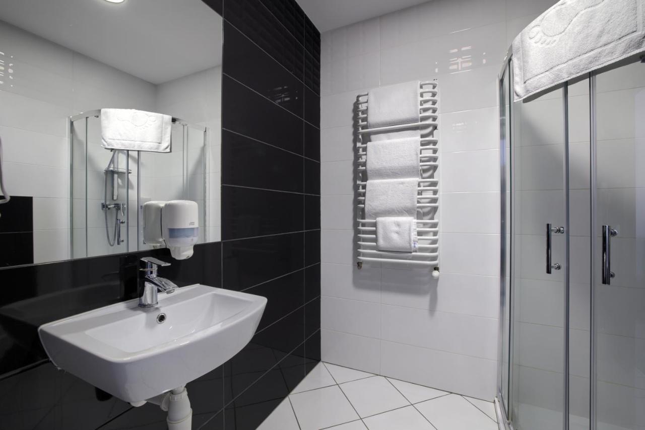 Nova Stodola Hotel Кломнице Екстериор снимка