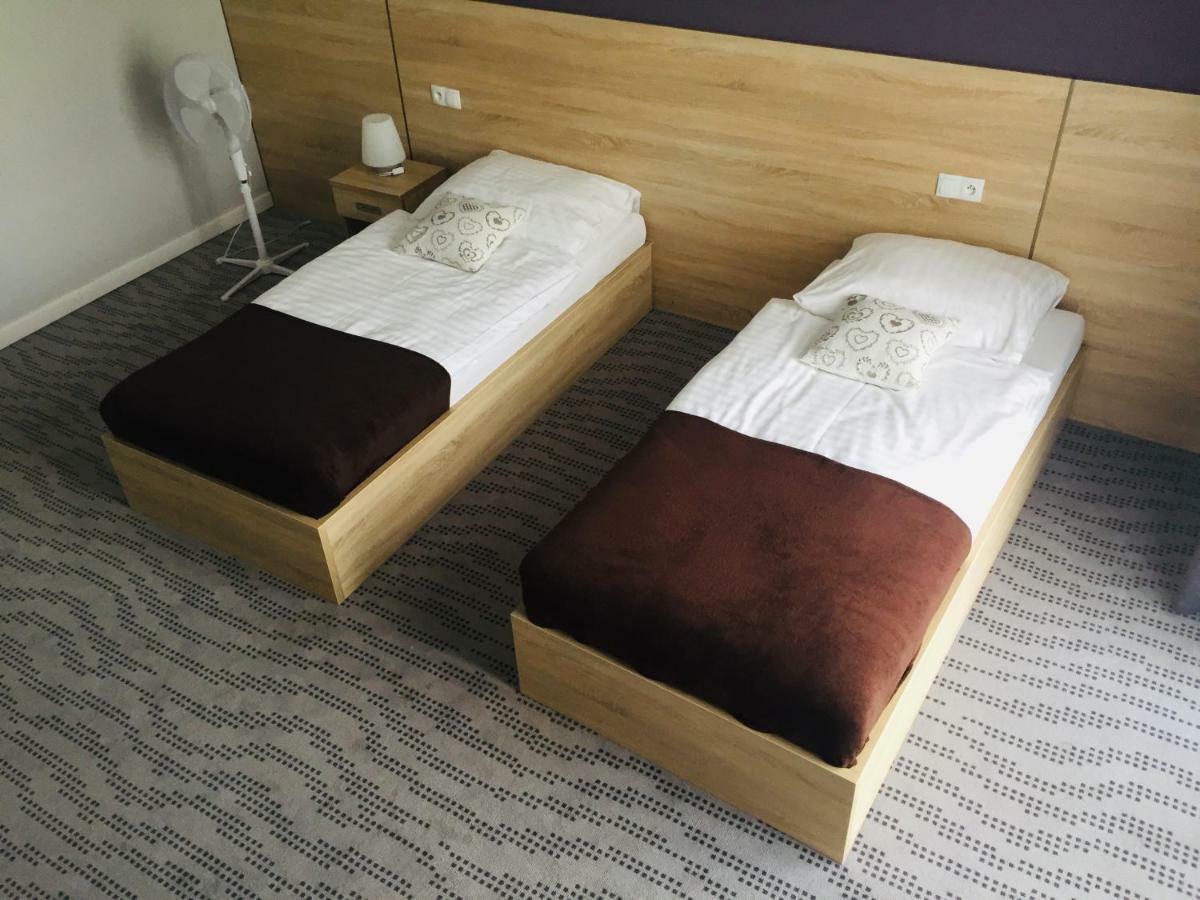 Nova Stodola Hotel Кломнице Екстериор снимка