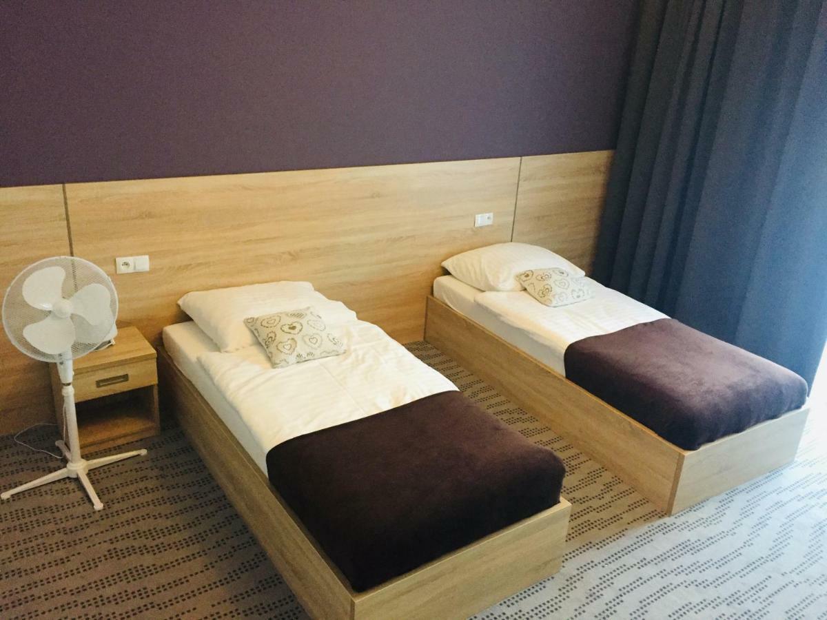 Nova Stodola Hotel Кломнице Екстериор снимка