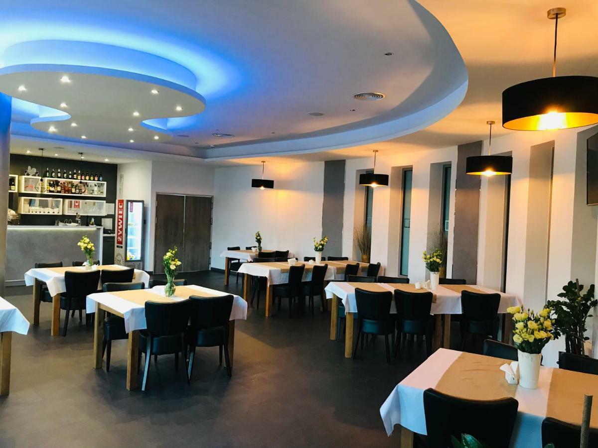 Nova Stodola Hotel Кломнице Екстериор снимка
